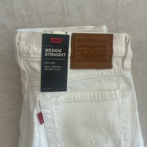 Levi’s wedgie straight leg